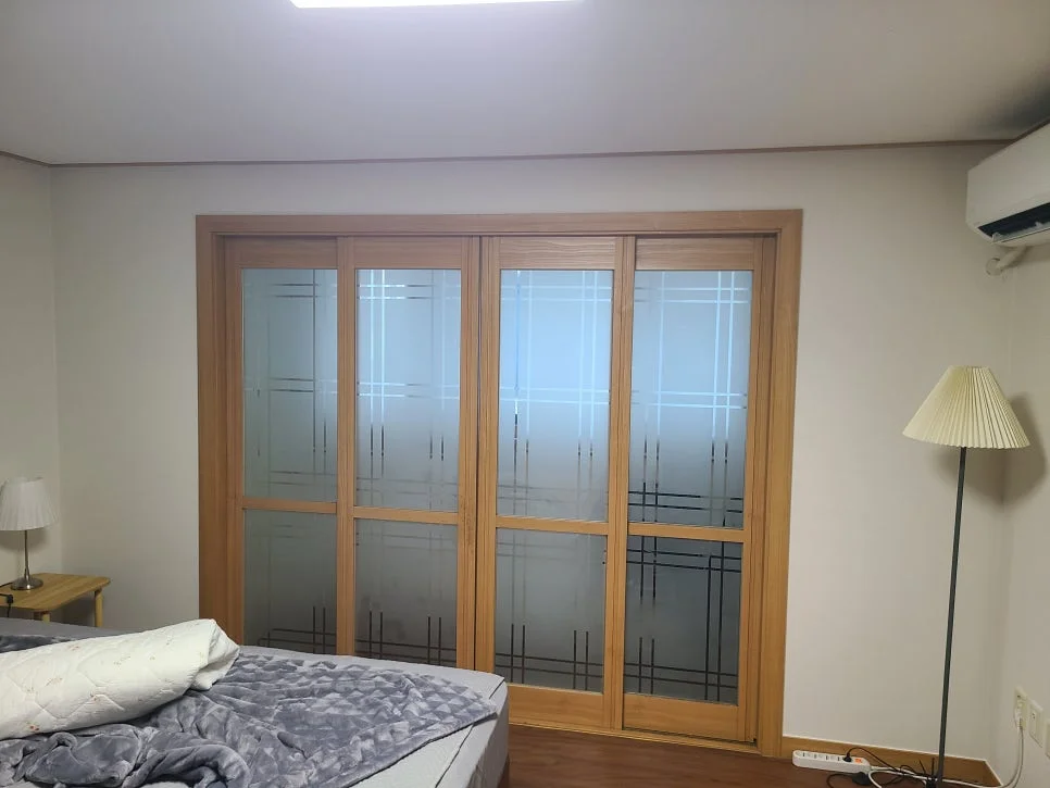 [경기광주 커튼] 경안동 삼성블루빌, 석고보드 천장이라는 변수를 지탱하는 맞춤 창가 설계 (feat. 무커튼박스 시공법)